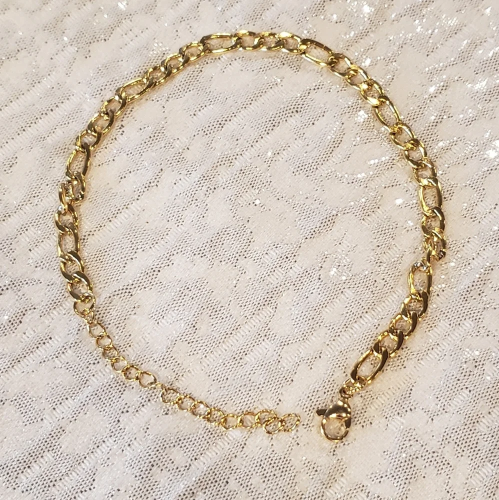 NEW 14K Gold Plated Figaro Chain Bracelet